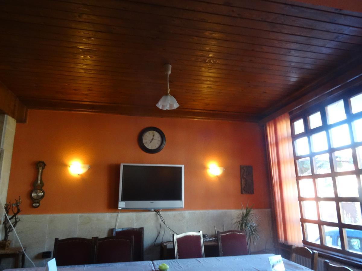 Family Hotel Rose Pavel Banya Exterior photo